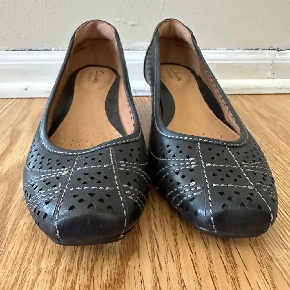 Clarks Artisan Ryla Black Leather Perforated Low Heel Wedge Pumps 6.5M Boho - Picture 5 of 11